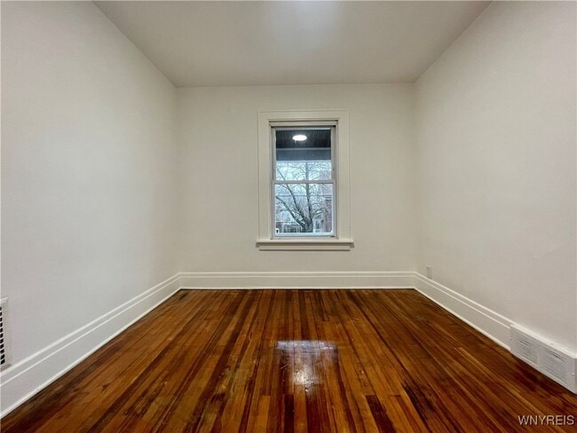 Building Photo - 434 23rd St