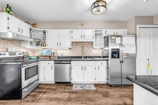 Building Photo - 4830 Huron Dr