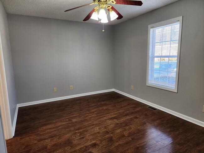 Building Photo - 3264 N Senseney Cir