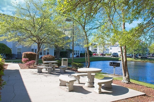 Building Photo - 2269J Essex Dr