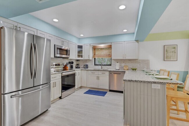 Building Photo - 758 103rd Ave N