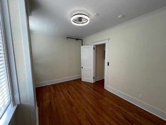Building Photo - 24 E Liberty