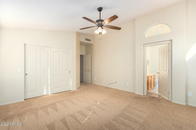 Building Photo - 12531 W Edgemont Ave