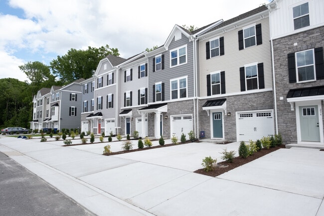 Primary Photo - 222 Tern Ct