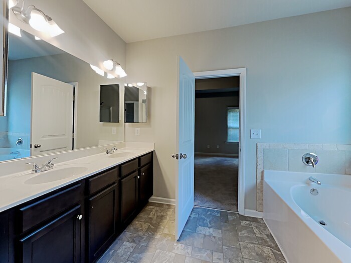 Building Photo - 4111 Bigsage Dr