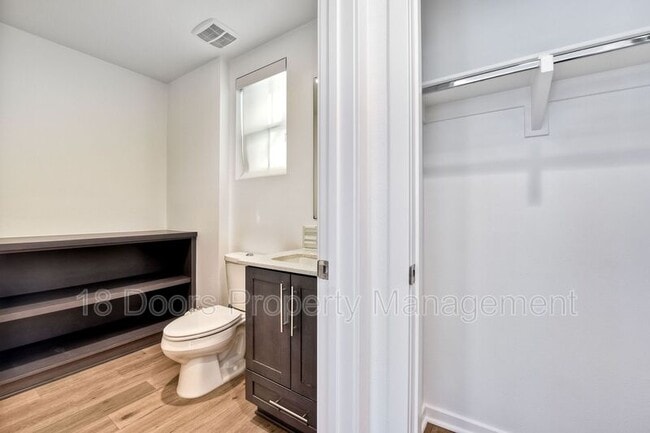 Building Photo - 8332 Ridge Ct