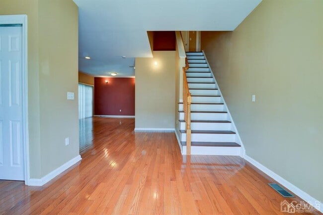 Building Photo - 334 Moonlight Dr
