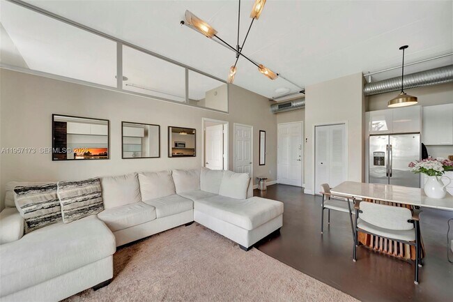 Building Photo - 2100 Van Buren St