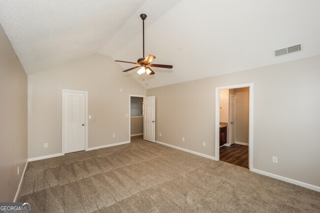 Building Photo - 131 Laughlin Dr
