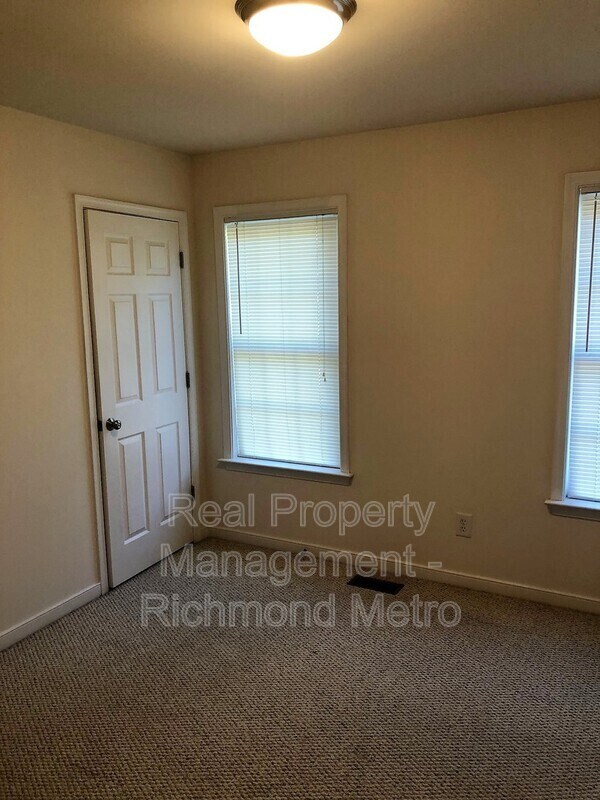 Building Photo - 409 Wilmer Ave