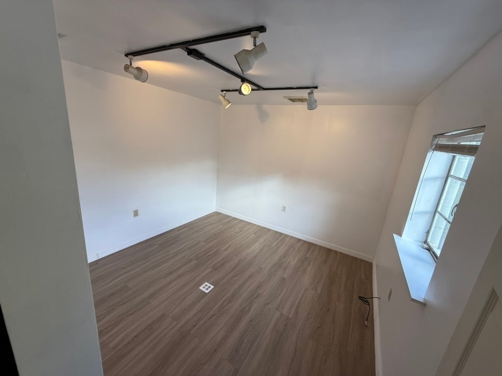 Building Photo - 69 E Seminole Ave