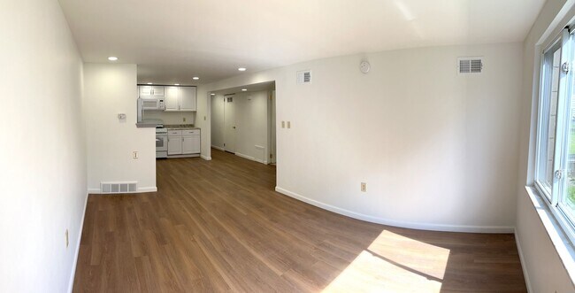 Building Photo - 810 North Ave