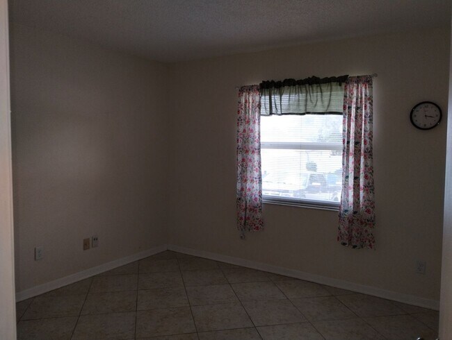 Building Photo - Beautiful 2 Bedroom, 2 Bathroom Home for Rent in Spring Hill, FL!