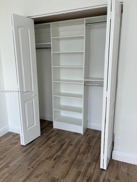 Building Photo - 1420 Brickell Bay Dr