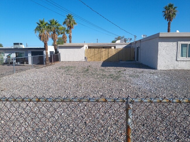 Building Photo - Long Term Duplex rental