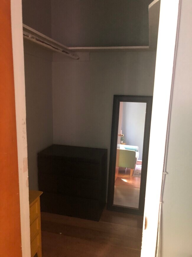 Building Photo - 3813 Vinton Ave