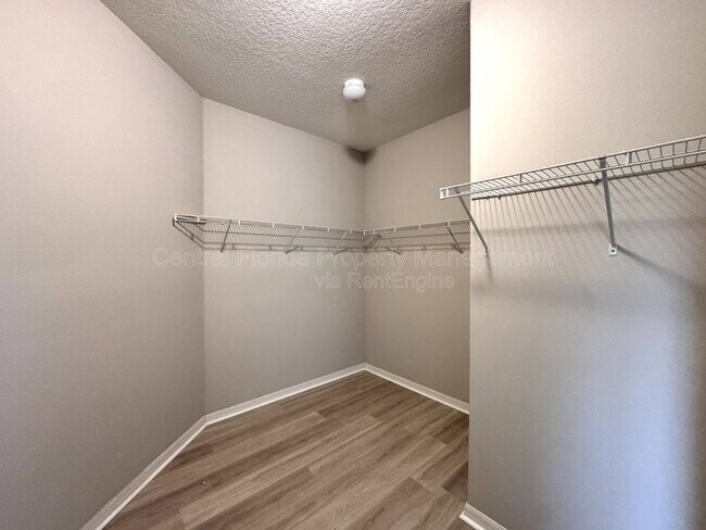 Building Photo - 11860 Thatcher Ave