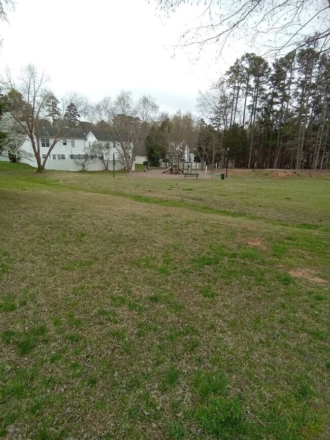 Building Photo - Great Home Close To Historical Downtown Matthews!