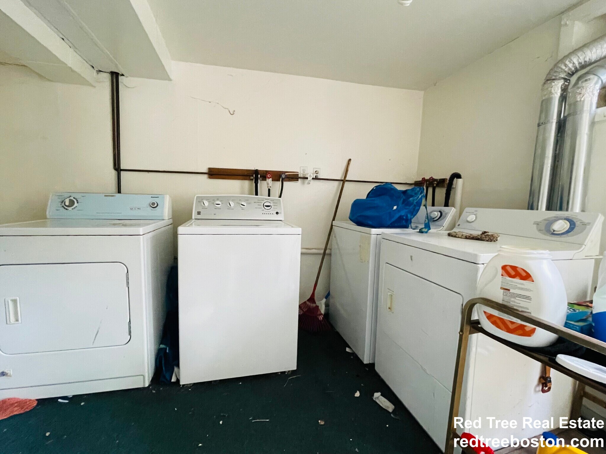 Building Photo - 10 Houghton St