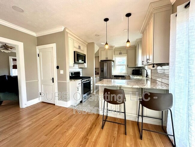 Building Photo - 5011 Miami St