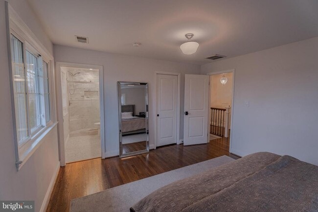 Building Photo - 308 Old Court House Rd NE