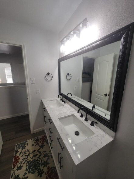 Building Photo - 2028 Valley Forge Trail