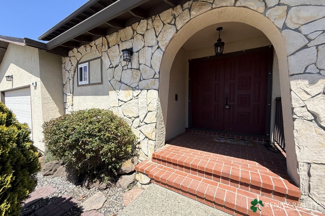 Building Photo - Spacious 5-Bedroom Home with Large Backyard in San Bruno