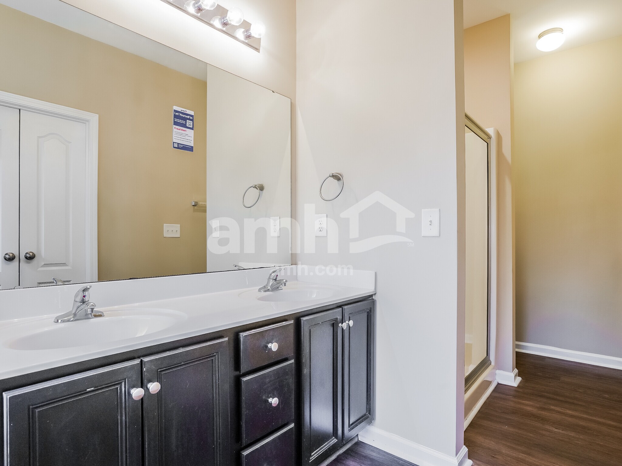 Building Photo - 48 Kings Canyon Ct