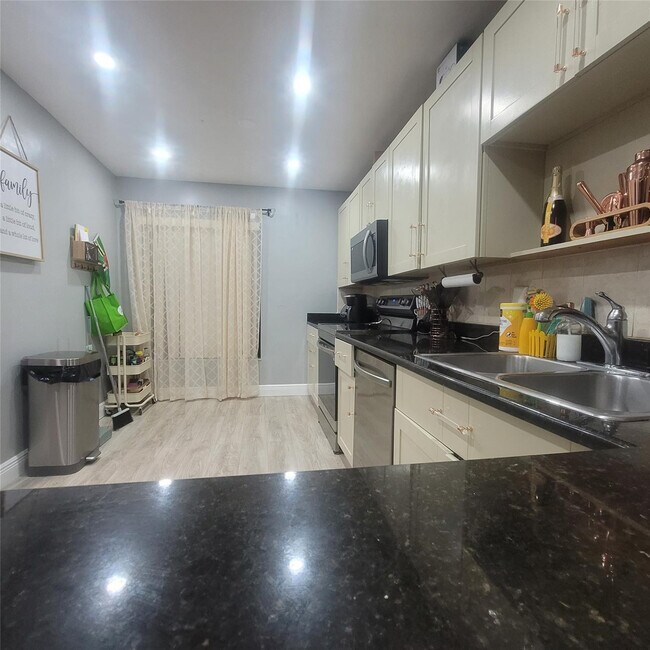 Building Photo - 9210 NW 14th St