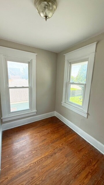 Building Photo - BATES HENDRICKS/GARFIELD PARK - 4 BR BEAUTIFULLY RENOVATED AVAILABLE NOW!