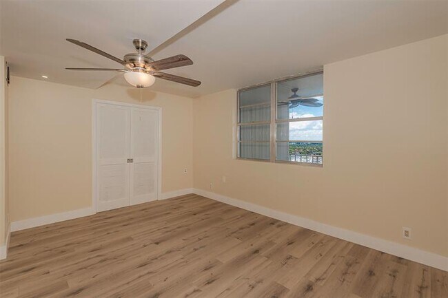 Building Photo - 1400 S Ocean Dr