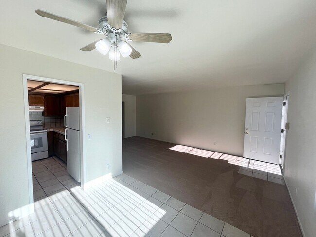 Building Photo - 3 BLOCKS TO MISSION BAY! SPACIOUS 2BD/1BA TOP FLOOR APARTMENT W/ GARAGE!!! $3,200/mo