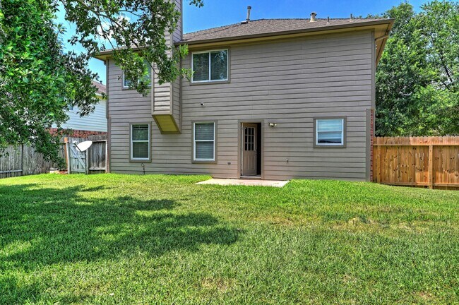 Building Photo - 21803 Manor Ct Dr
