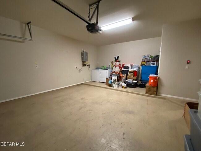 Building Photo - 7013 Long Meadow Dr