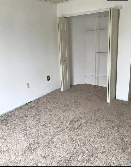 Building Photo - 215 Rachel Ct