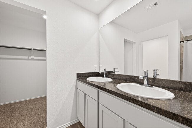 Building Photo - 40603 Pine Spruce Ln