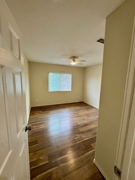 Bedroom 2 - 5527 Bolivar St