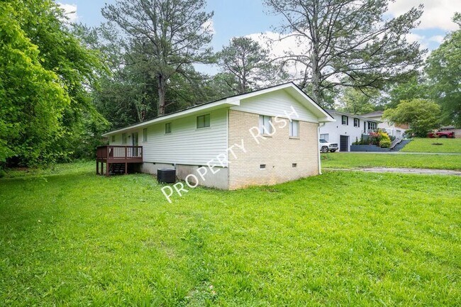 Building Photo - 7736 Holiday Hills Cir