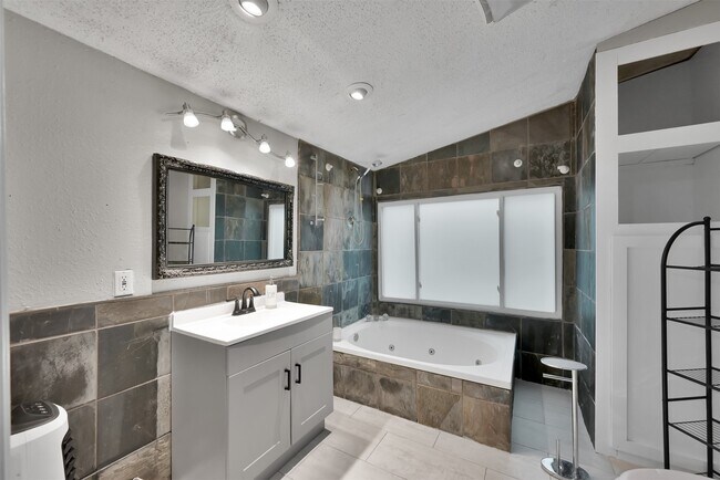 Building Photo - 22603 Tuwa Rd