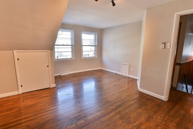 Building Photo - 316-318  5th Ave