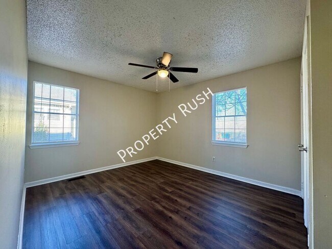 Building Photo - 4320 Ohls Ave