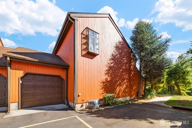 Building Photo - 148 Riverbend Dr