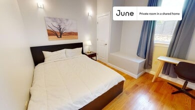 Building Photo - Room in Shared 5 bed/2.5 bath home in Roxbury