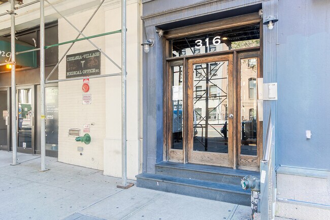 Building Photo - 316 W 14th St