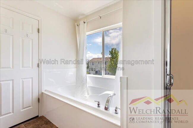 Building Photo - 128 E 2100 S