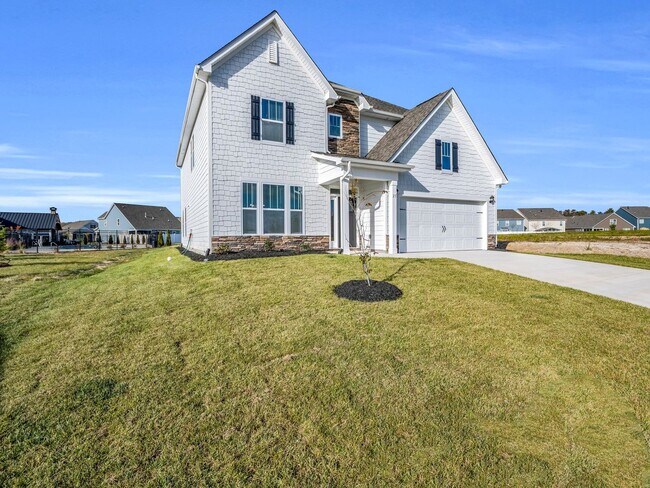 Building Photo - Like new home available in Hendersonville. Take advantage of our $3,500 six-month special when yo...