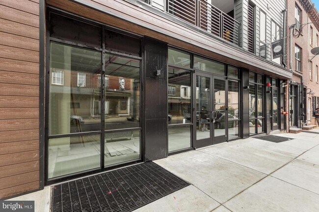 Building Photo - 2119 N Front St