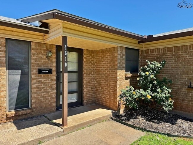 Building Photo - 4610 N Eden Hills Cir