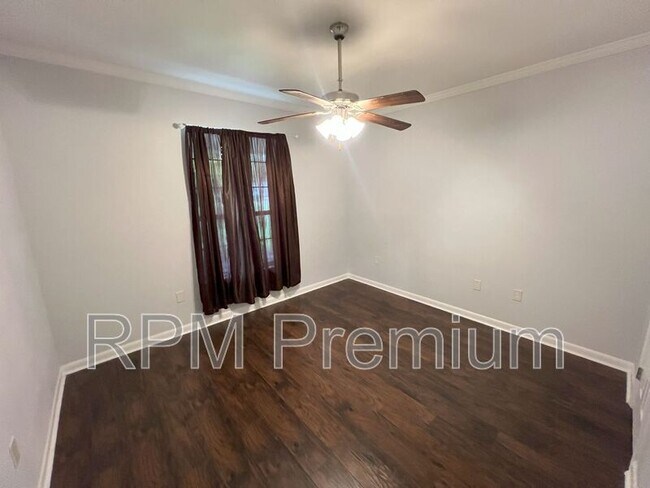 Building Photo - 7850 Greenwell St