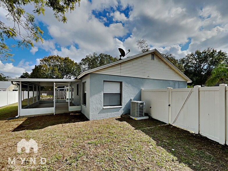 Building Photo - 604 Chilt Dr